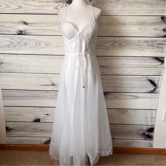 Hello Molly Wandering in the Light White Tulle Corset Sweetheart Midi Dress - Picture 8 of 15